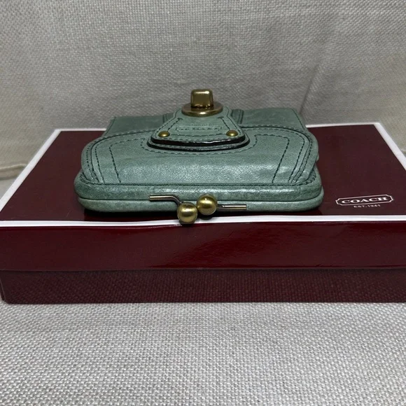 Coach Legacy Juniper -Green- Vachetta Leather Kisslock French Frame Wallet - Picture 7 of 8